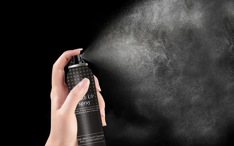 ​LUOTTAMUS, ETTÄ MEIKKIÄ EI POISTA, KUULUU WILSONIN SETTING SPRAYSTA.